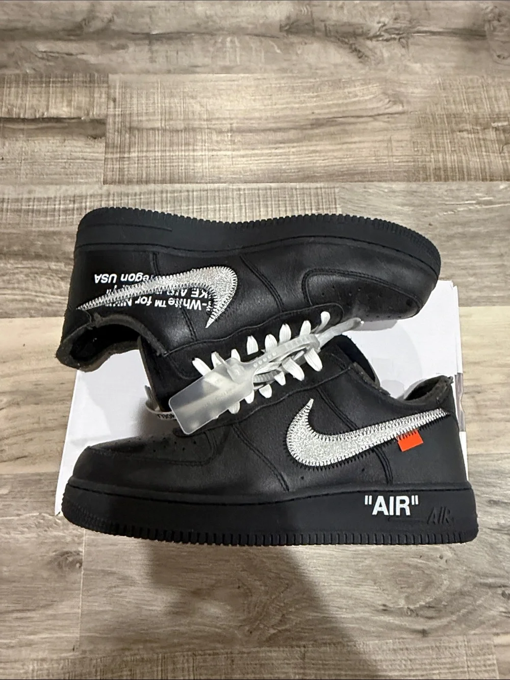 Off White Air Force’s Black and White Men’s Low-Top Sneakers -